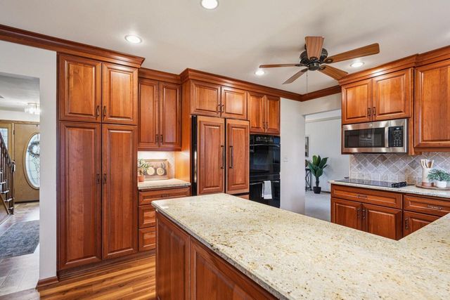 720 W Fairfield COURT, Glendale, WI 53217