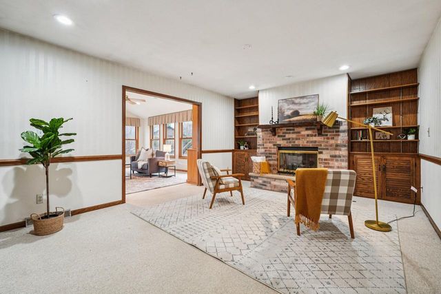 720 W Fairfield COURT, Glendale, WI 53217
