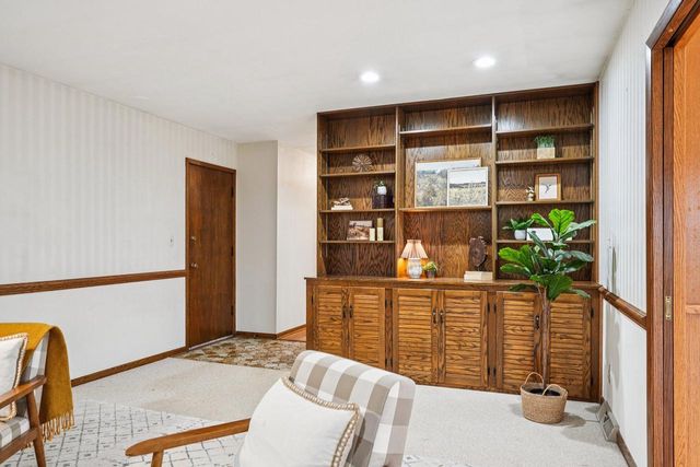 720 W Fairfield COURT, Glendale, WI 53217