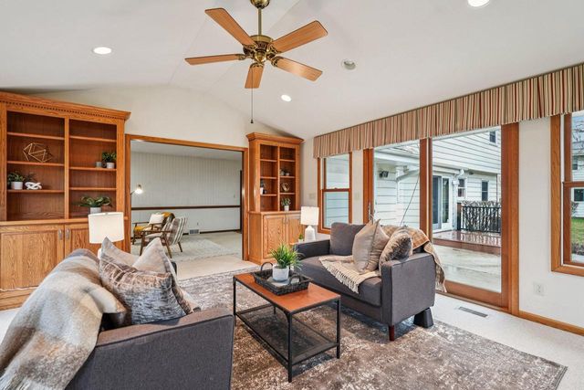 720 W Fairfield COURT, Glendale, WI 53217