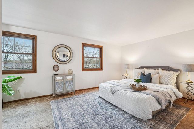 720 W Fairfield COURT, Glendale, WI 53217