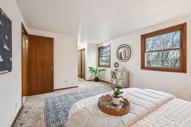 720 W Fairfield COURT, Glendale, WI 53217
