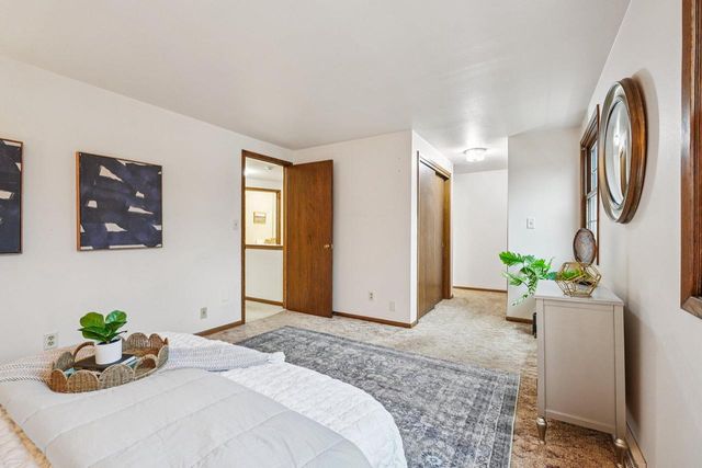 720 W Fairfield COURT, Glendale, WI 53217