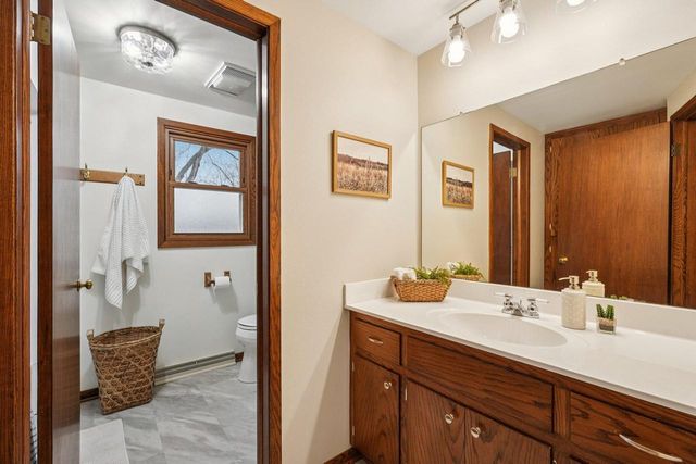 720 W Fairfield COURT, Glendale, WI 53217