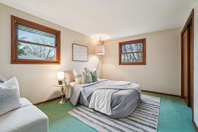 720 W Fairfield COURT, Glendale, WI 53217