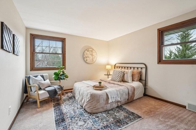 720 W Fairfield COURT, Glendale, WI 53217