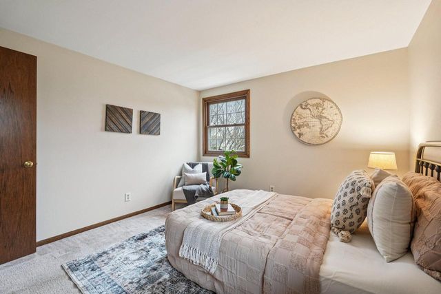 720 W Fairfield COURT, Glendale, WI 53217