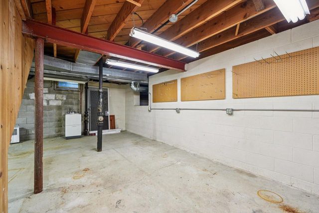 720 W Fairfield COURT, Glendale, WI 53217