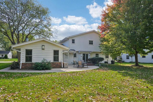 720 W Fairfield COURT, Glendale, WI 53217