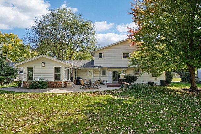 720 W Fairfield COURT, Glendale, WI 53217