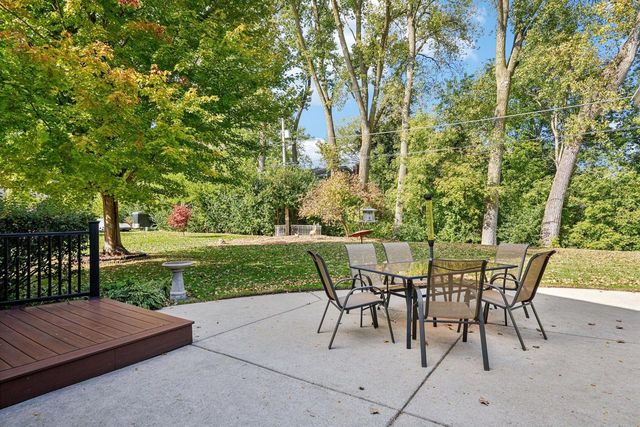 720 W Fairfield COURT, Glendale, WI 53217