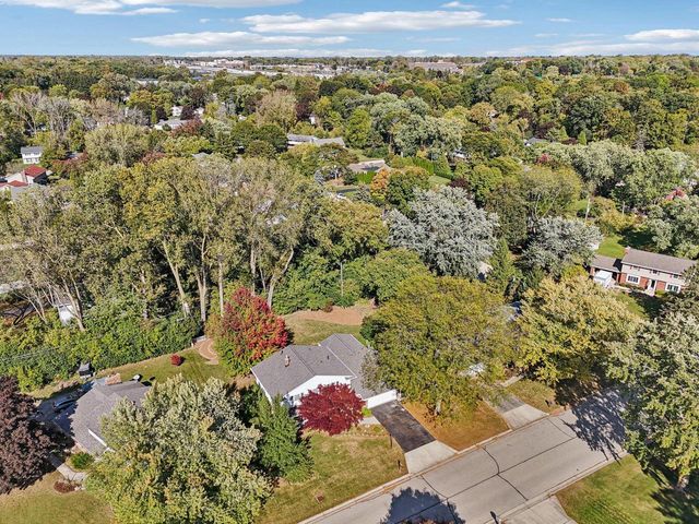 720 W Fairfield COURT, Glendale, WI 53217