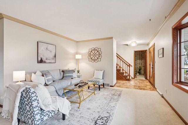 720 W Fairfield COURT, Glendale, WI 53217