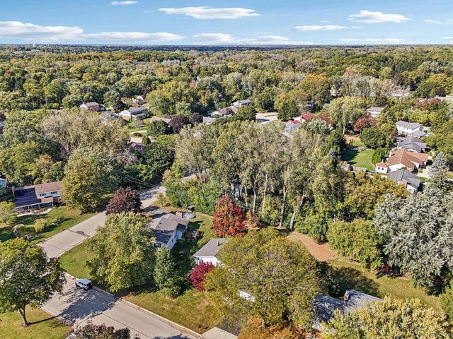 720 W Fairfield COURT, Glendale, WI 53217