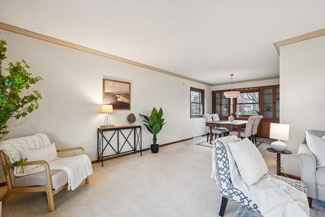720 W Fairfield COURT, Glendale, WI 53217
