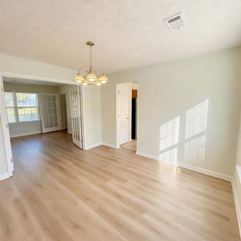 632 Stonecrest Drive SW, Loganville, GA 30052