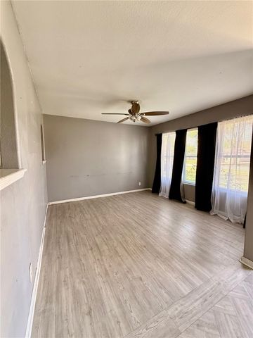 4814 Willowbrook Dr, Corpus Christi, TX 78411