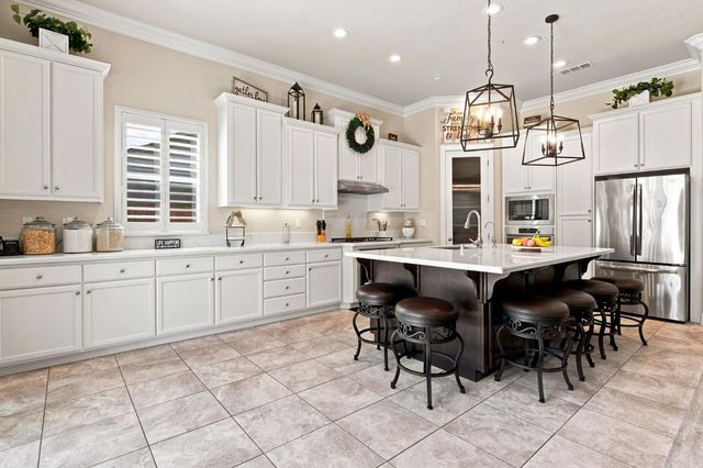 2312 Albarino Ave, Manteca, CA 95337