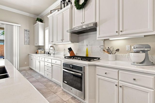 2312 Albarino Ave, Manteca, CA 95337