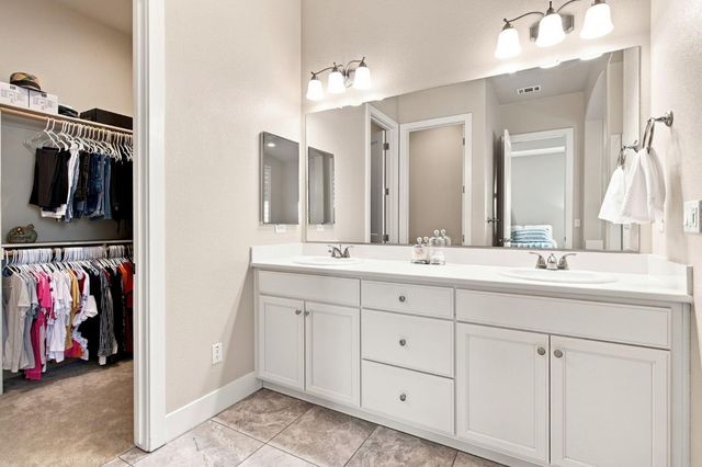 2312 Albarino Ave, Manteca, CA 95337