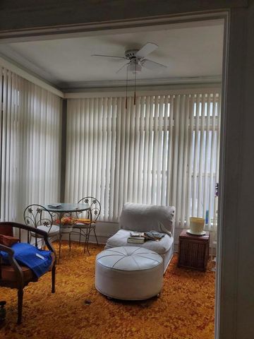 2234 E 70th Place 1, Chicago, IL 60649