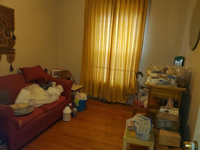 2234 E 70th Place 1, Chicago, IL 60649