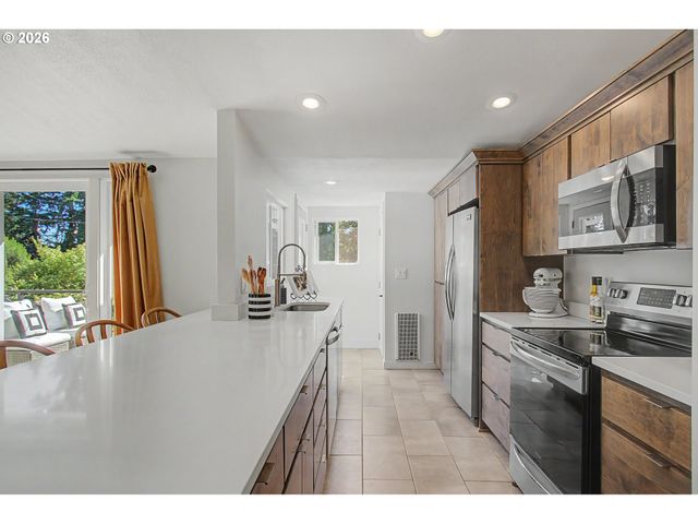 309 Nw OVERLOOK Dr, Vancouver, WA 98665