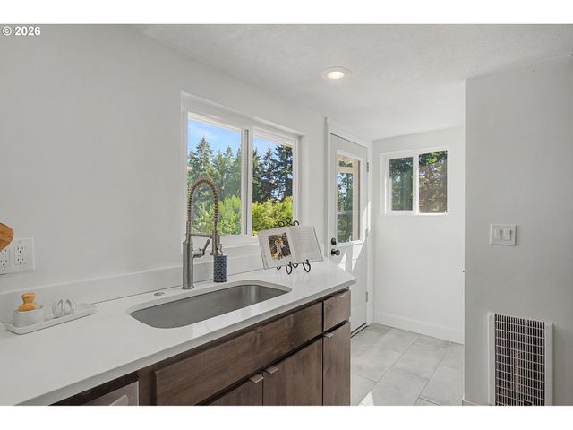 309 Nw OVERLOOK Dr, Vancouver, WA 98665