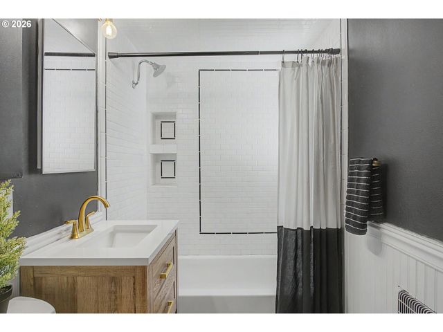 309 Nw OVERLOOK Dr, Vancouver, WA 98665