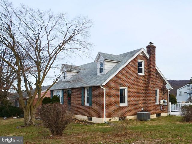 120 HARRISON ST, Emmaus, PA 18049