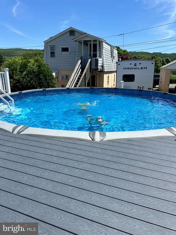 120 HARRISON ST, Emmaus, PA 18049