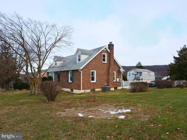 120 HARRISON ST, Emmaus, PA 18049