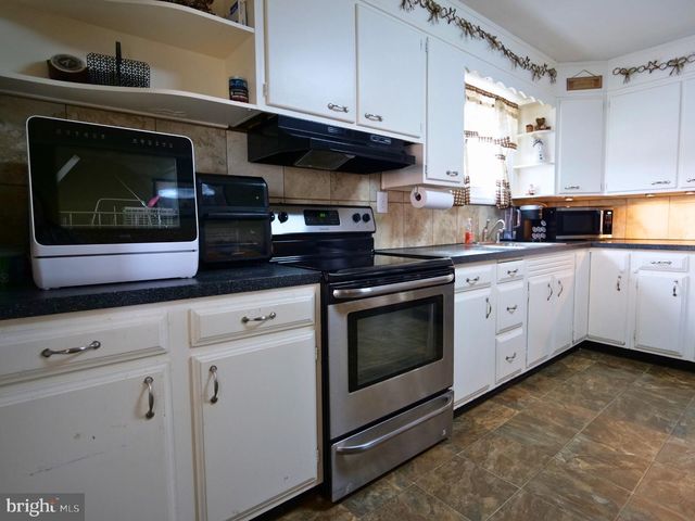 120 HARRISON ST, Emmaus, PA 18049