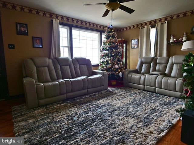 120 HARRISON ST, Emmaus, PA 18049