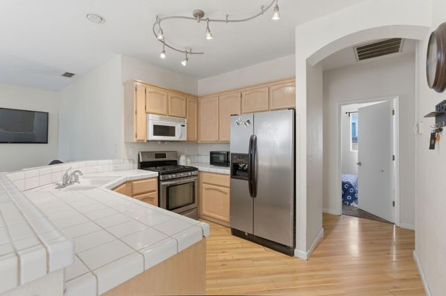 9240 Rose Parade Way, Sacramento, CA 95826