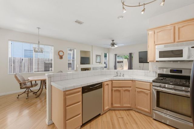 9240 Rose Parade Way, Sacramento, CA 95826