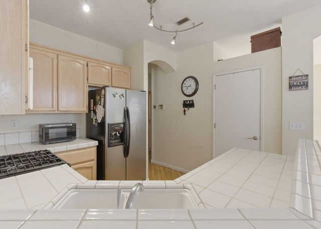9240 Rose Parade Way, Sacramento, CA 95826