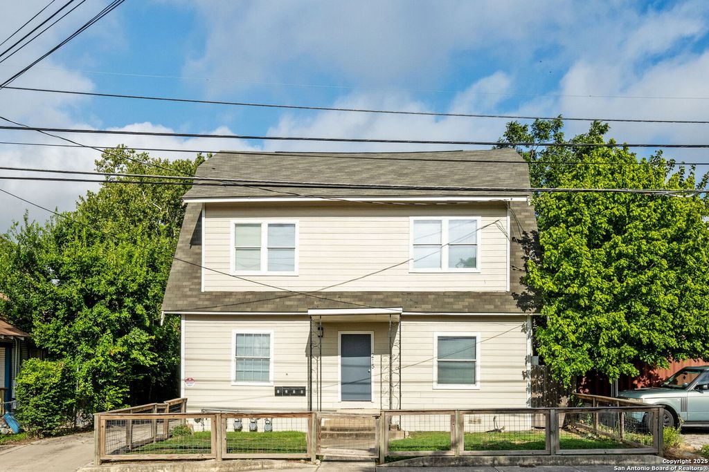 215 Blanco Rd, San Antonio, TX 78212