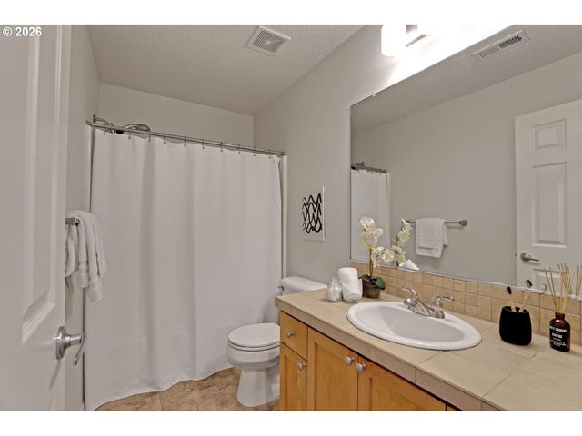 13556 Nw PAYNE Dr, Portland, OR 97229