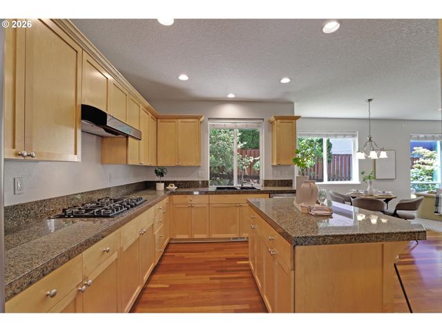13556 Nw PAYNE Dr, Portland, OR 97229