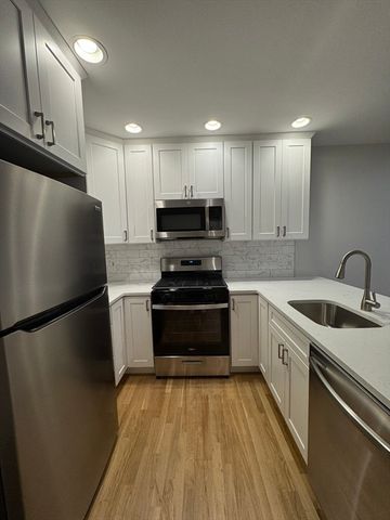 393 W Broadway 7, Boston, MA 02127