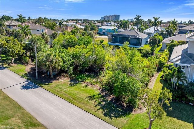 335 Hideaway CIR S, Marco Island, FL 34145