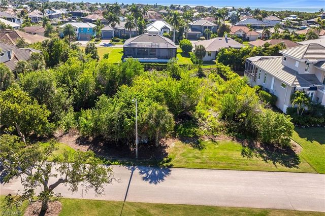 335 Hideaway CIR S, Marco Island, FL 34145
