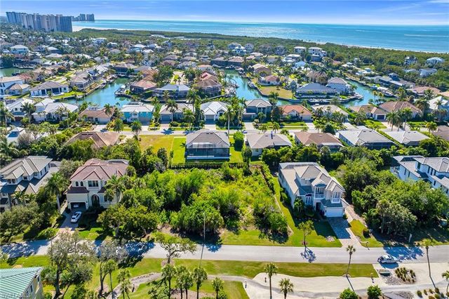 335 Hideaway CIR S, Marco Island, FL 34145