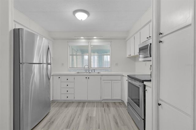 30 RIVERVIEW DRIVE, Fruitland Park, FL 34731