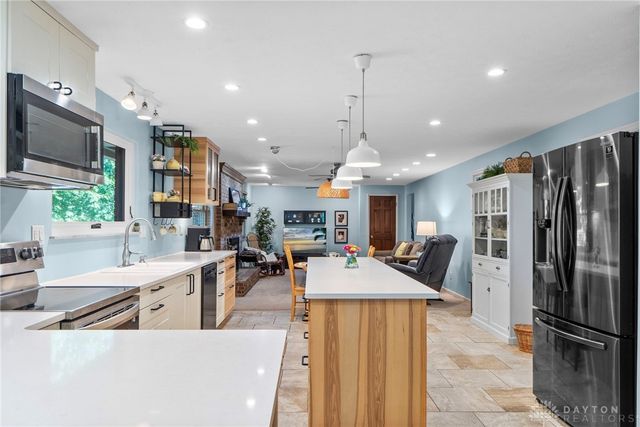 10115 Mallet Drive, Dayton, OH 45458