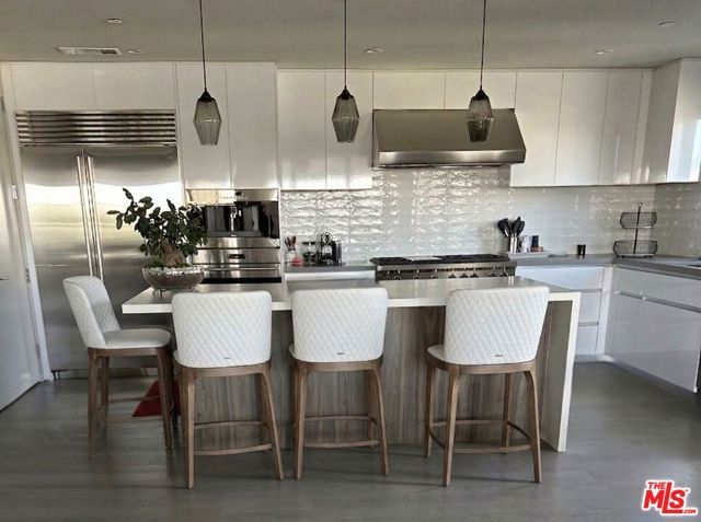 17328 Tramonto Drive 206, Pacific Palisades (los Angeles), CA 90272