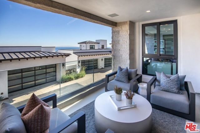 17328 Tramonto Drive 206, Pacific Palisades (los Angeles), CA 90272