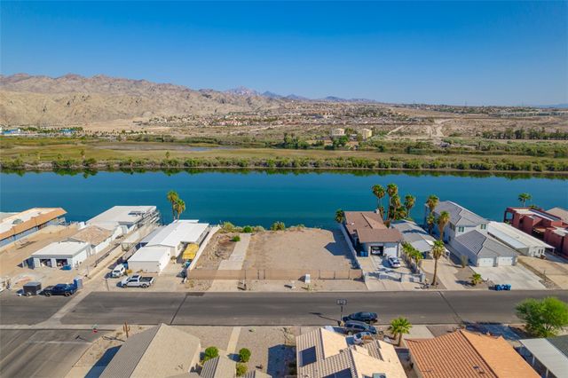711 Riverfront Drive, Bullhead City, AZ 86442