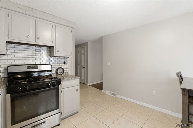 33 John Brian Lane, Cheektowaga, NY 14227